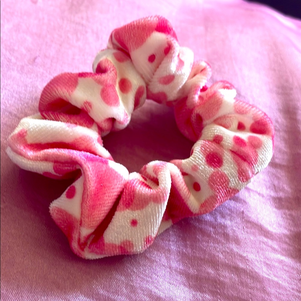Forever 21 Pink Scrunchie 🩷